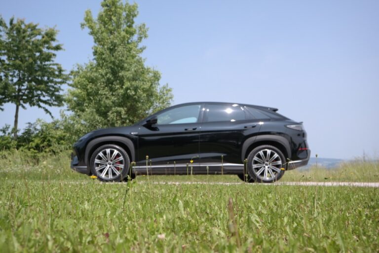 BYD Sealion 7