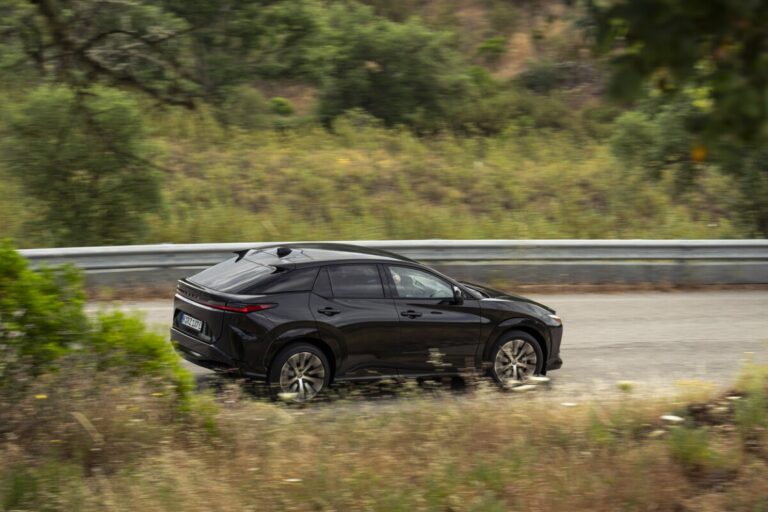 Lexus RZ