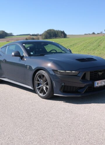 Ford Mustang Dark Horse