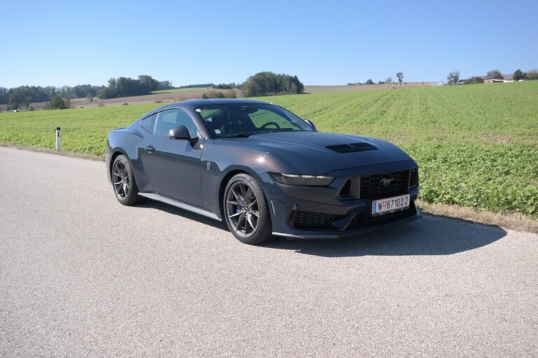 Ford Mustang Dark Horse