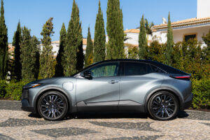 Toyota C-HR+: Neuer elektrischer SUV-Crossover startet in drei Ausstattungslinien in Österreich