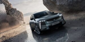 DS N°7: Premium‑SUV mit 740 Kilometer Reichweite und Hybridoption