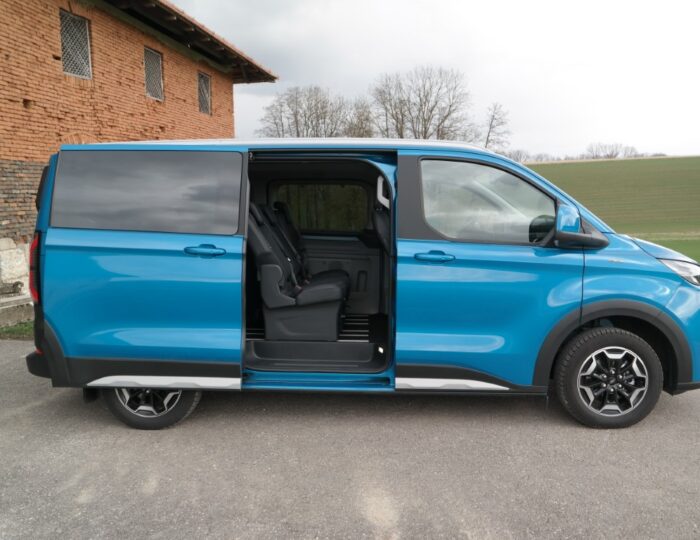 Ford E-Tourneo Custom
