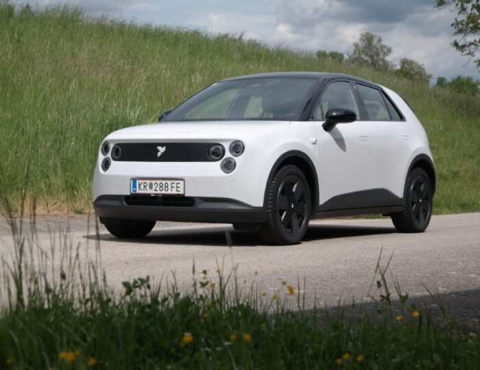 NIO firefly select