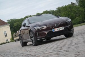 Volvo ES90 Single Motor Extended Range Ultra: So fährt sich die elektrische Oberklasselimousine