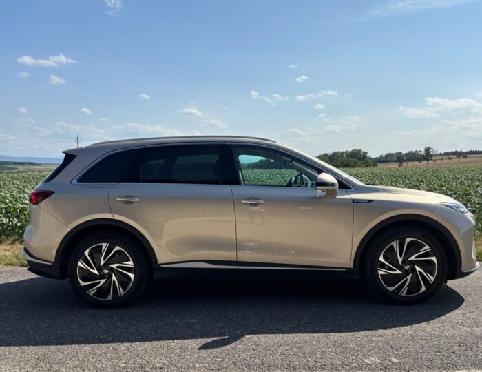 MGS6 EV Luxury