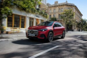 Neuer Mercedes-Benz GLA: Kompakt-SUV mit Fokus auf Alltag, Komfort und Elektromobilität