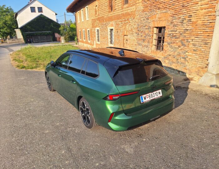 Opel Astra Hybrid Sports Tourer Ultimate