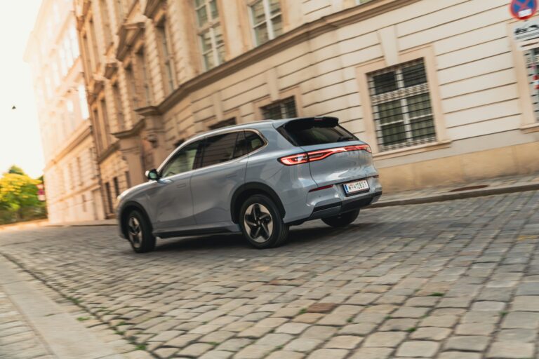 GEELY E5