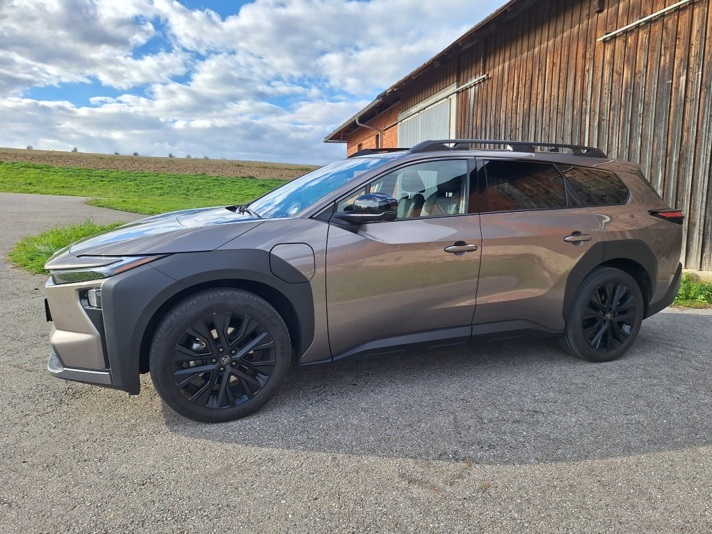 Toyota bZ4X Touring Lounge