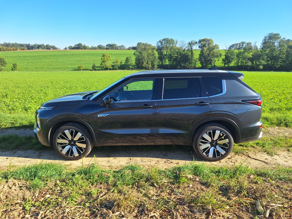 Mitsubishi Outlander PHEV Diamond